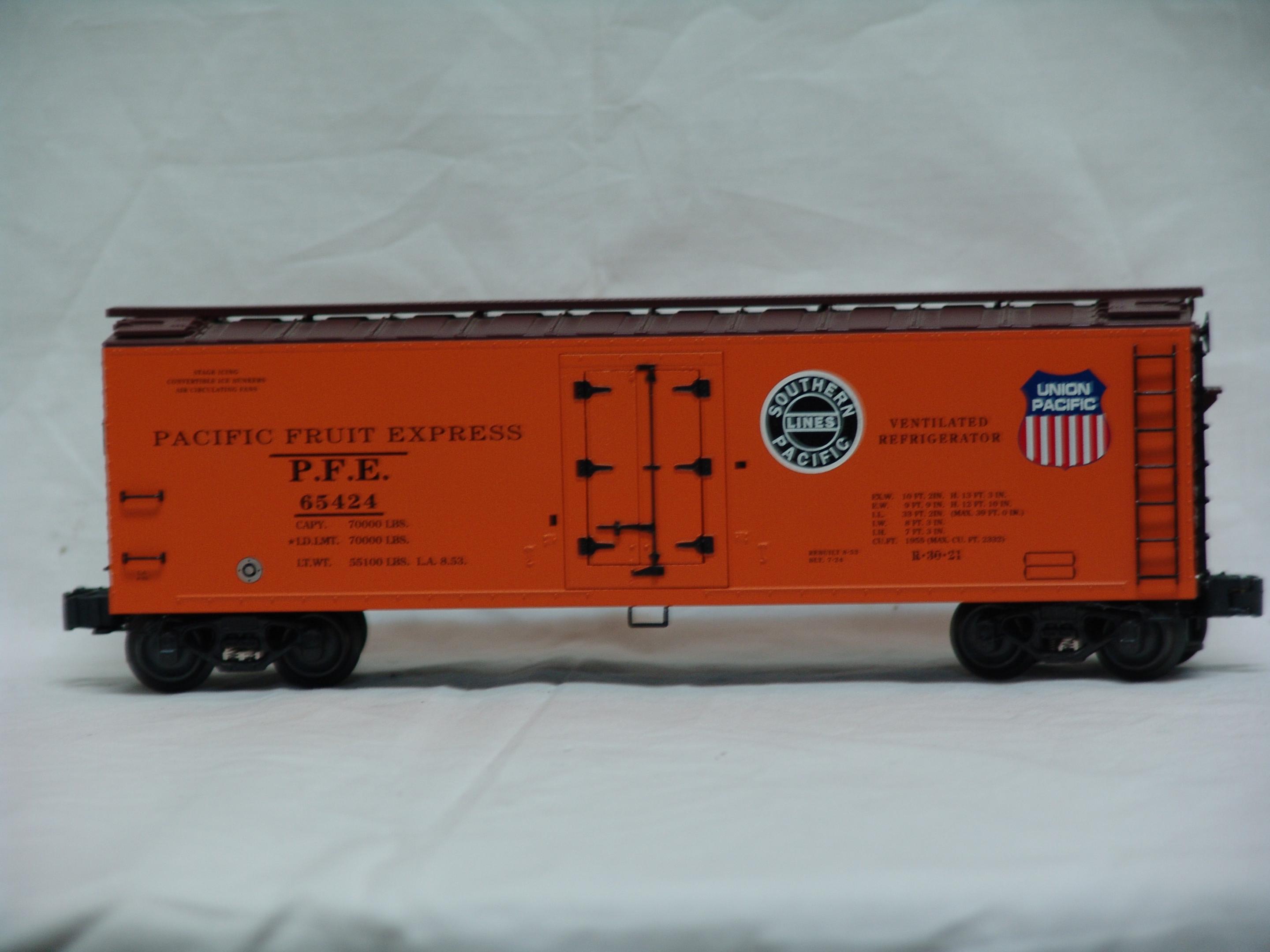 Pacific Fruit Express wood-sided reefer 4-pac (used)