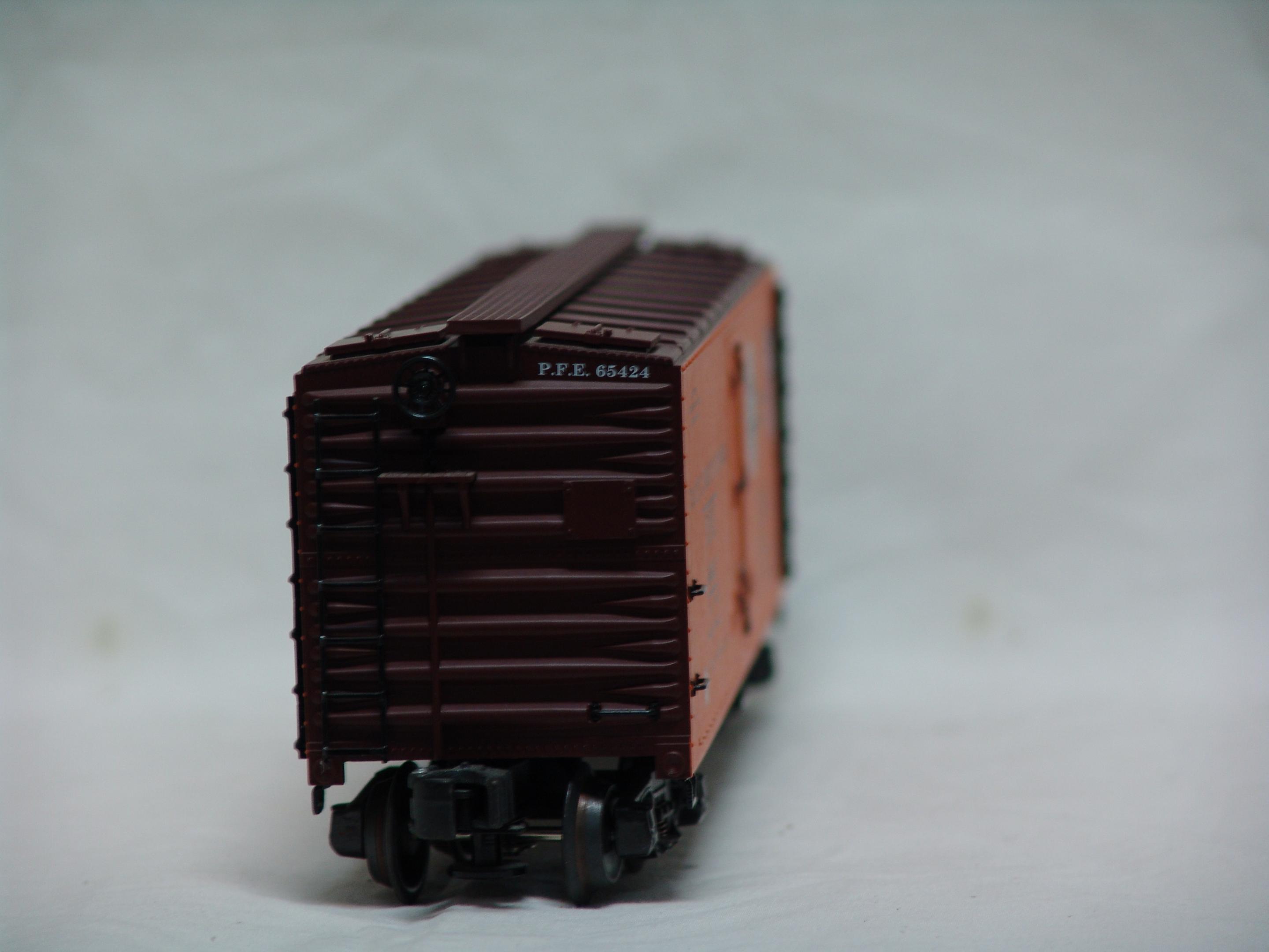 Pacific Fruit Express wood-sided reefer 4-pac (used)