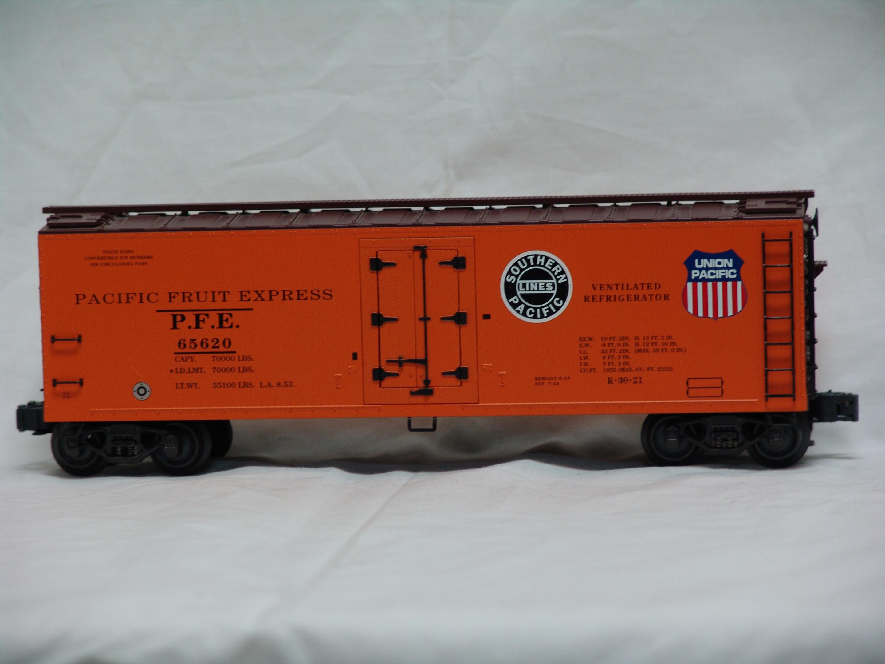 Pacific Fruit Express wood-sided reefer 4-pac (used)