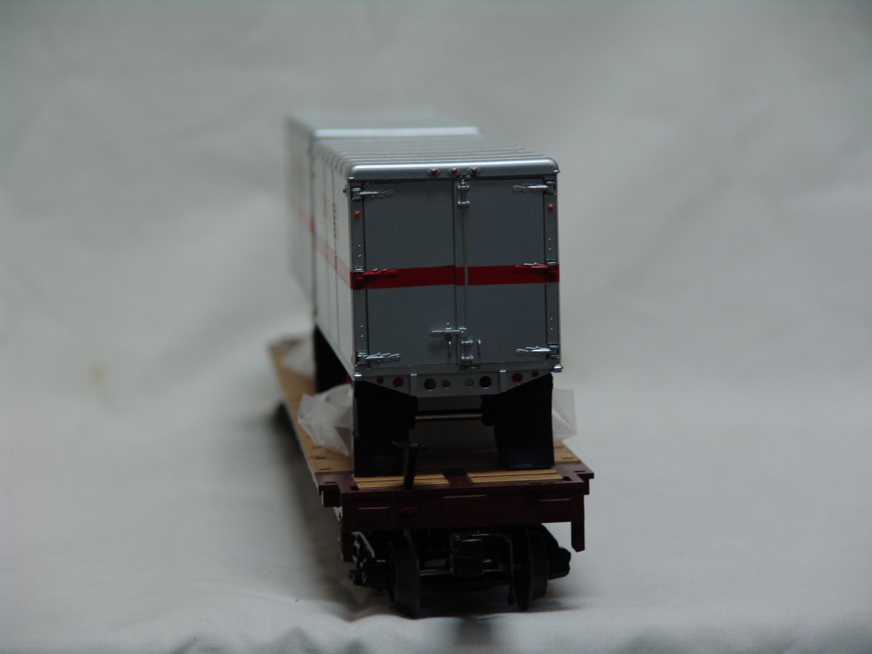 Southern Pacific flatcar #142570 with trailers (used)