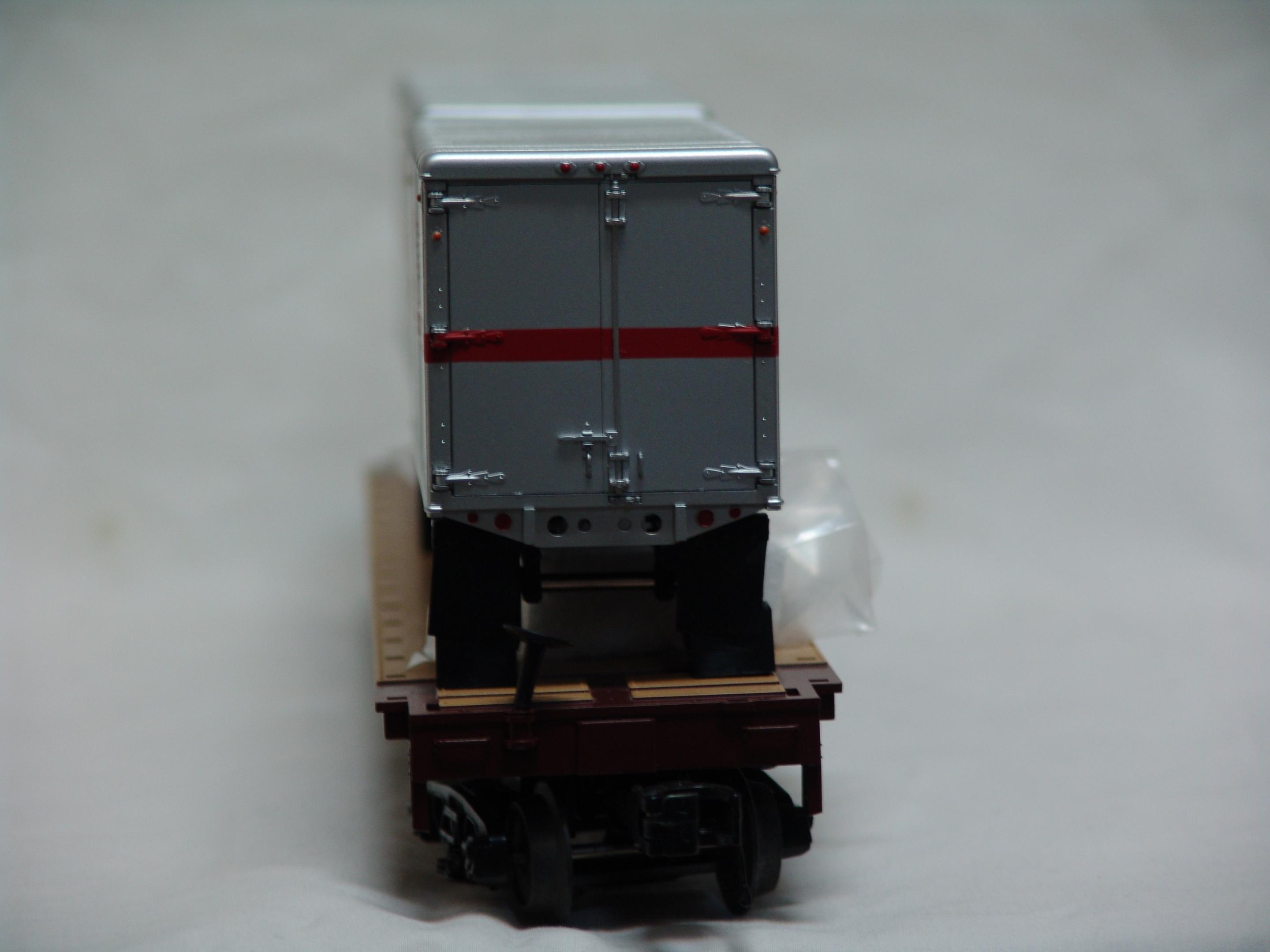 Southern Pacific flatcar #142576 with trailers (used)