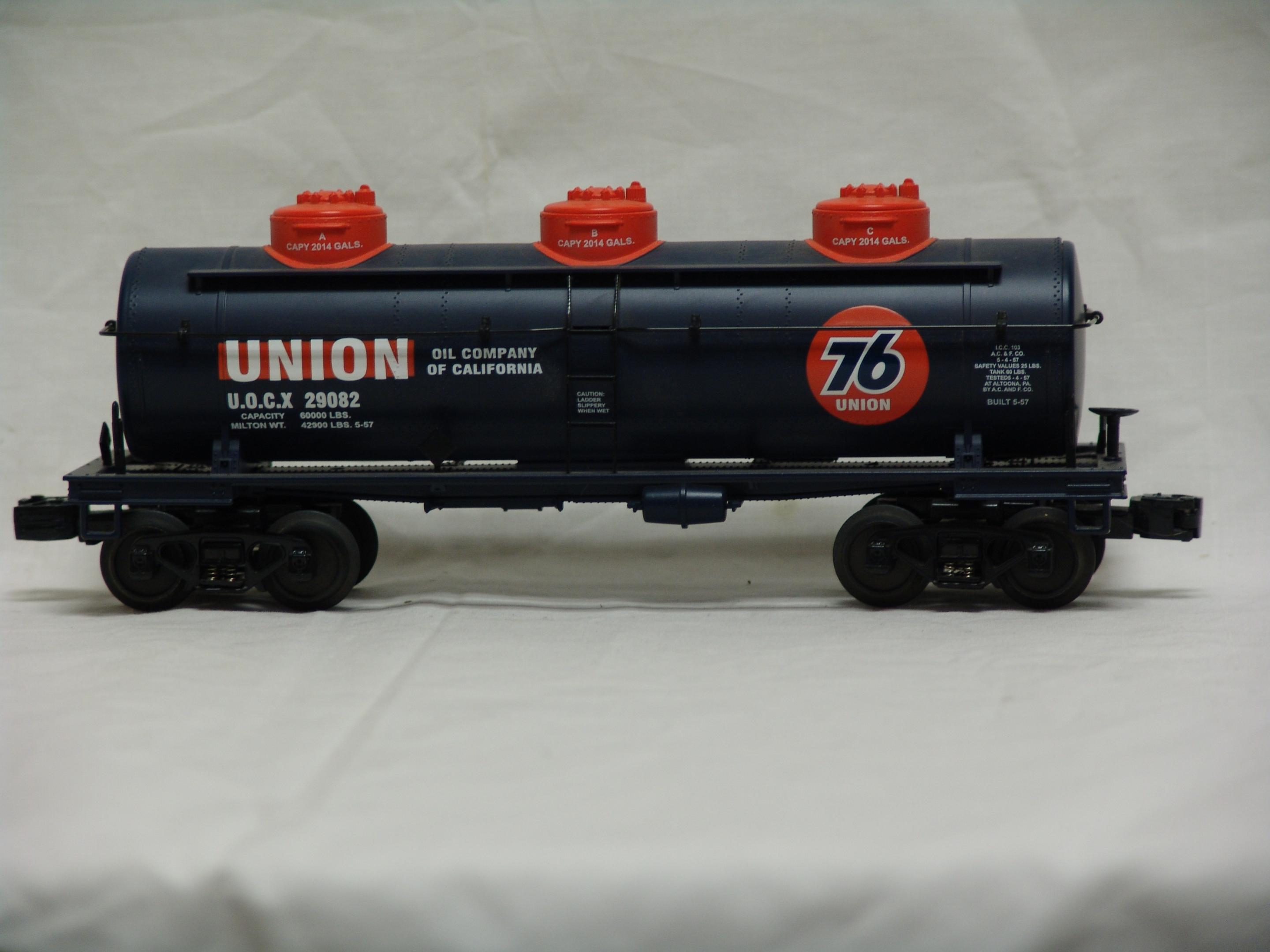Union 76 3-dome tank car #29082 (used)