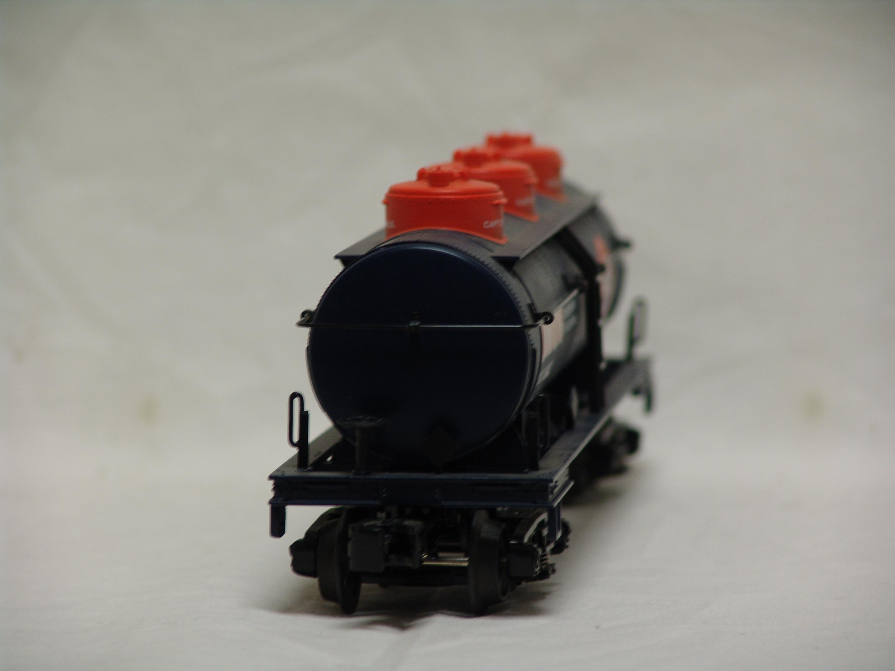 Union 76 3-dome tank car #29082 (used)