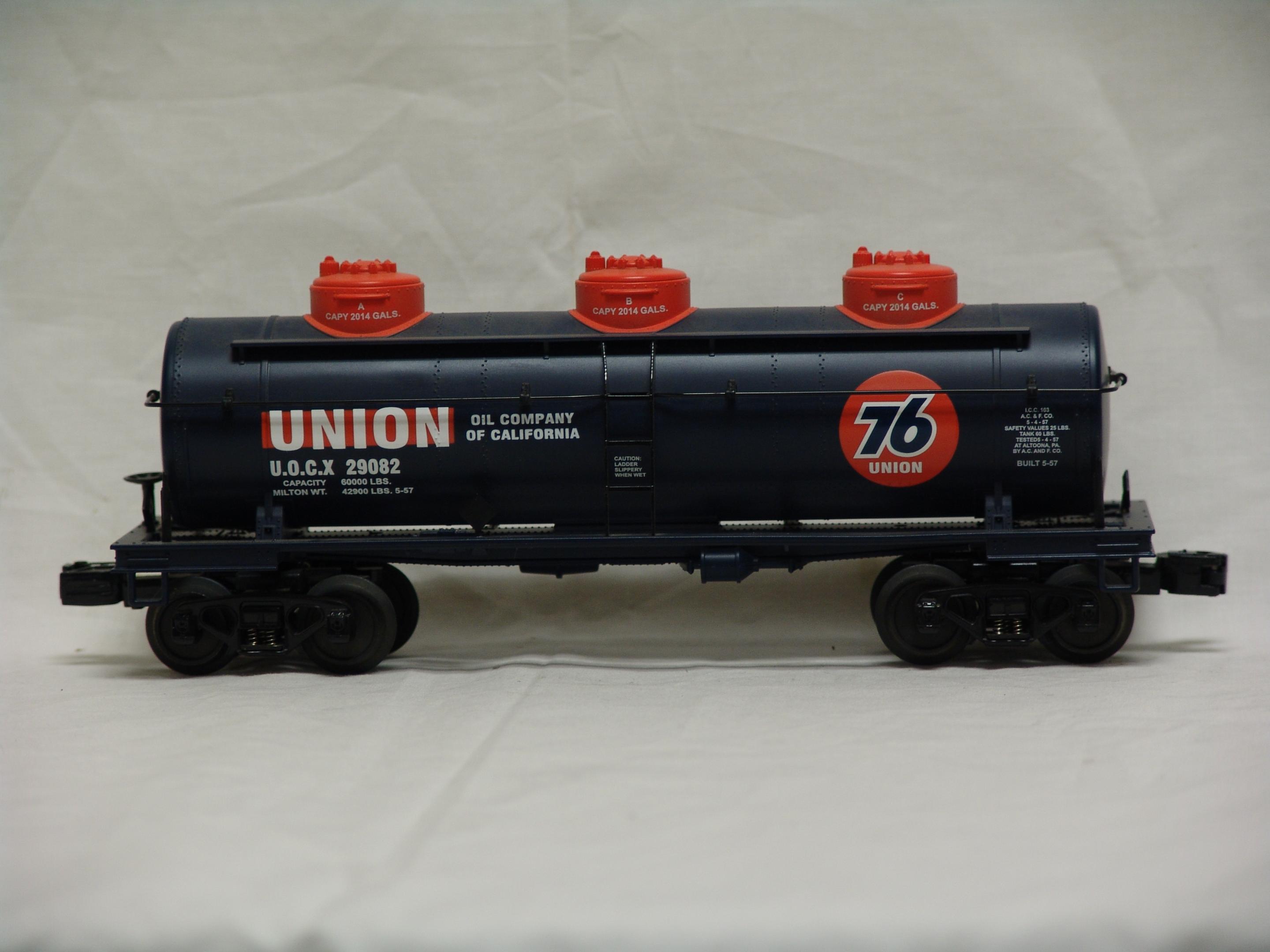 Union 76 3-dome tank car #29082 (used)